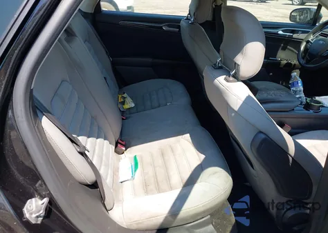 2014 Ford Fusion S z USA, uszkodzony, nr VIN 1FA6P0G71E5385447